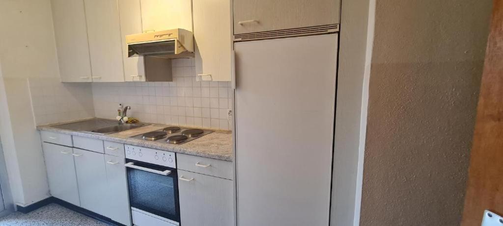 Melide Stb Apartment Bagian luar foto